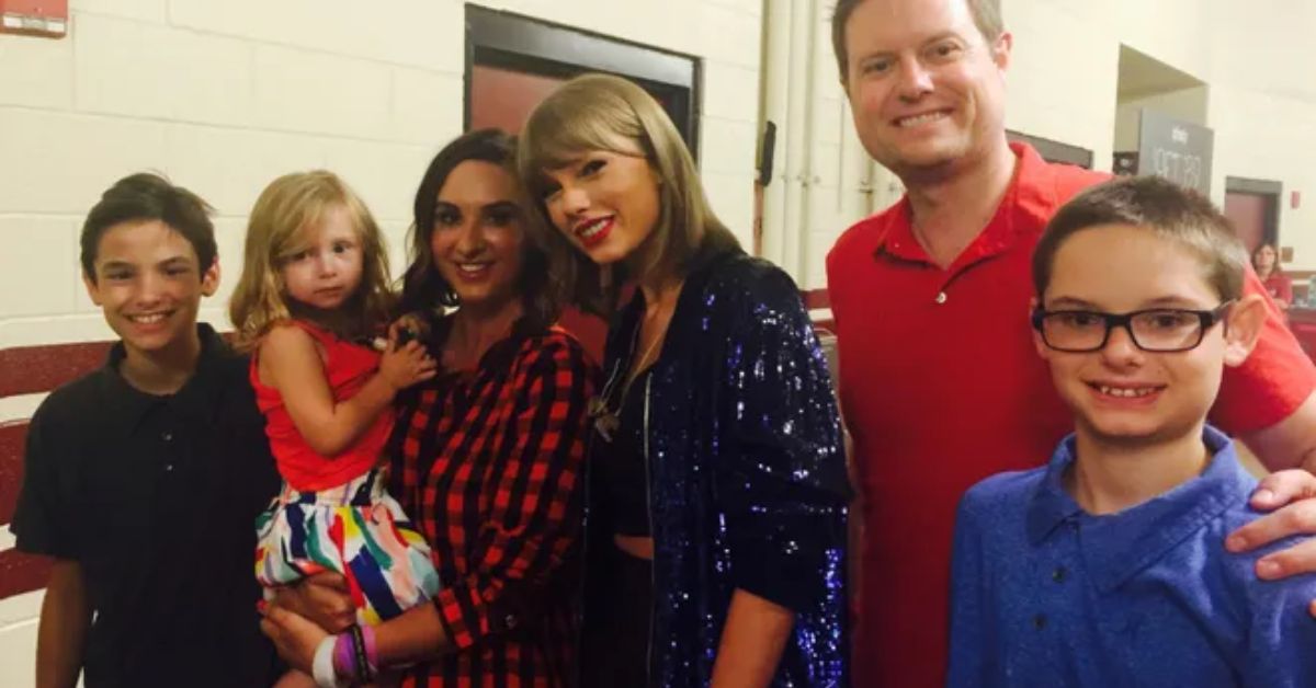 Taylor Swift To Fans Pay Tribute To Ronan, Mom To Attend Tour Show